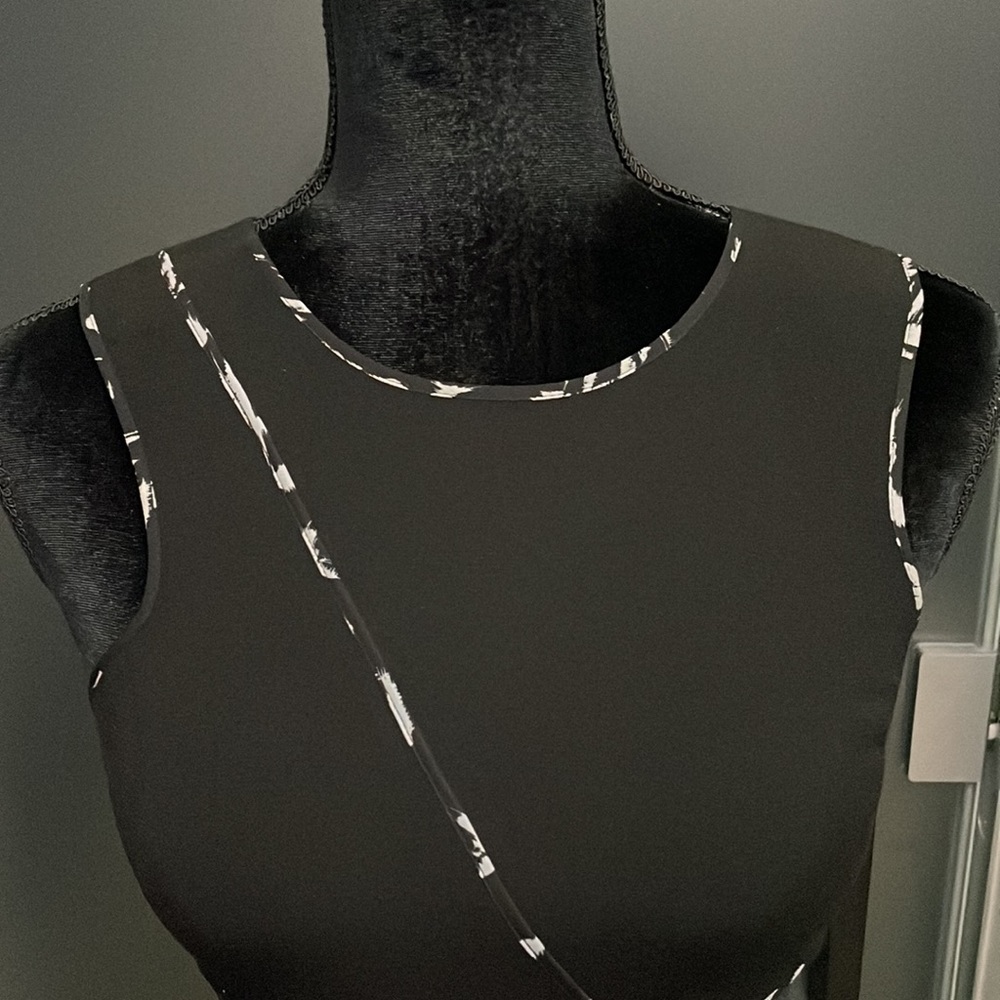 BCBGMAZAZRIA STUNNING TOP - Picture 4 of 9